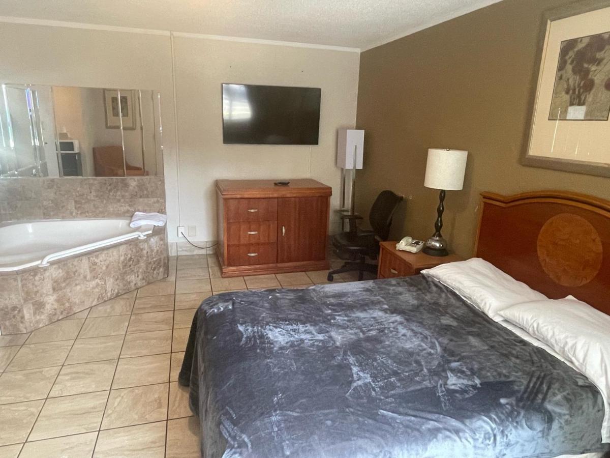 Budgetel Inn And Suites - Louisville Zewnętrze zdjęcie