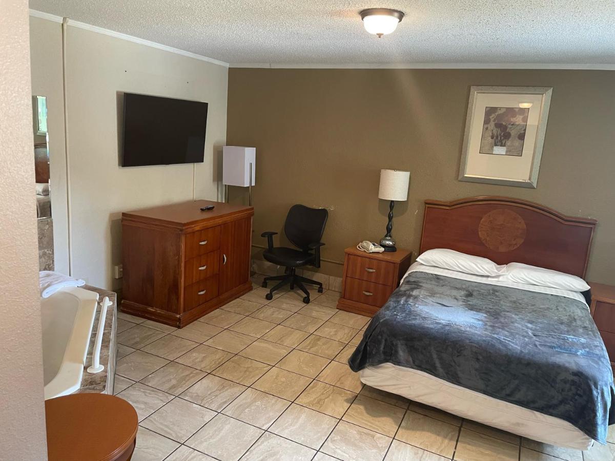 Budgetel Inn And Suites - Louisville Zewnętrze zdjęcie